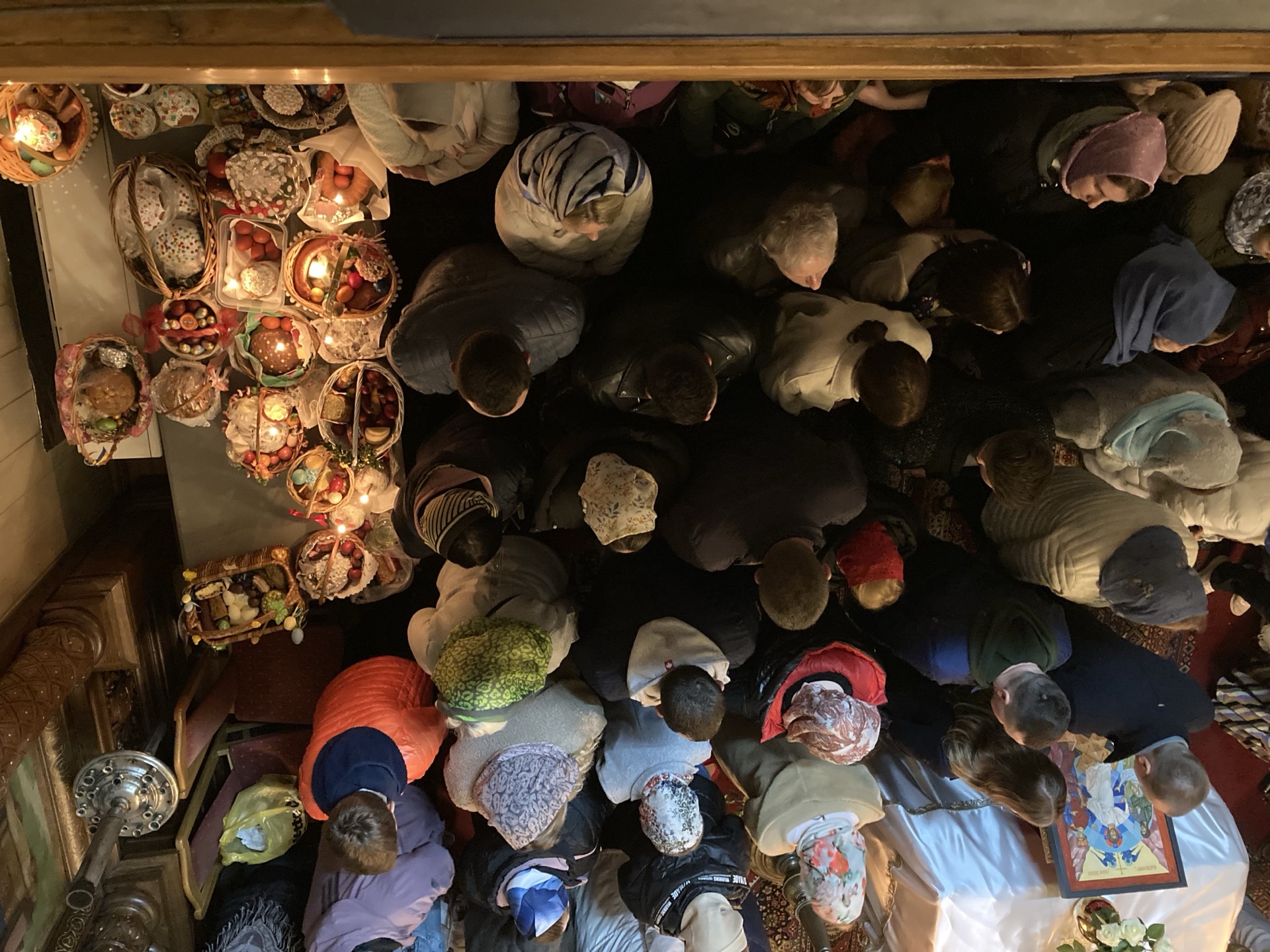 Wnętrze drewnianej cerkwi prawosławnej